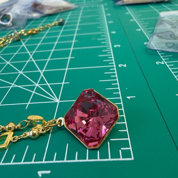 NEW!  Rose necklace kaleidoscope Crystal made by Swarovski Pendant beaded chain - Picture 6 of 7